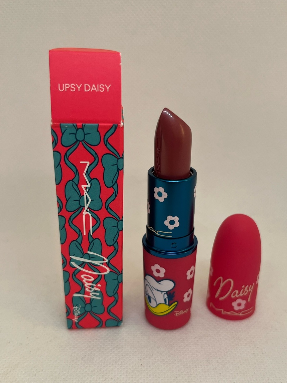 New MAC Disney Minnie Lustreglass Lipstick UPSY DAISY